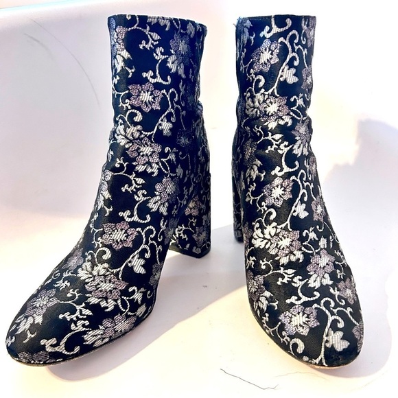 LEWIT 90s Y2K Lanzo Metallic Brocade Floral Ankle Boot Black Silver sz 8 Mobwife - Picture 5 of 14